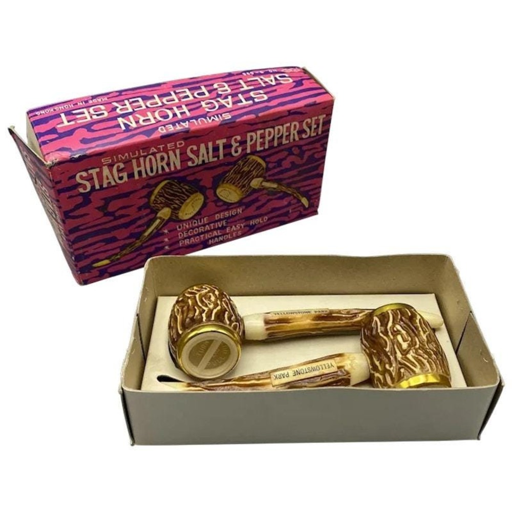 Vintage YELLOWSTONE PARK Simulated Stag Horn Salt‎ and Pepper Shaker Set